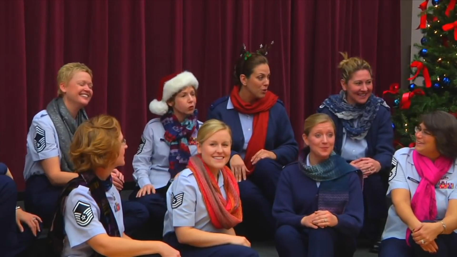 USAF Band Singing Sergeants _ The Holly and the Ivy Holiday Programming