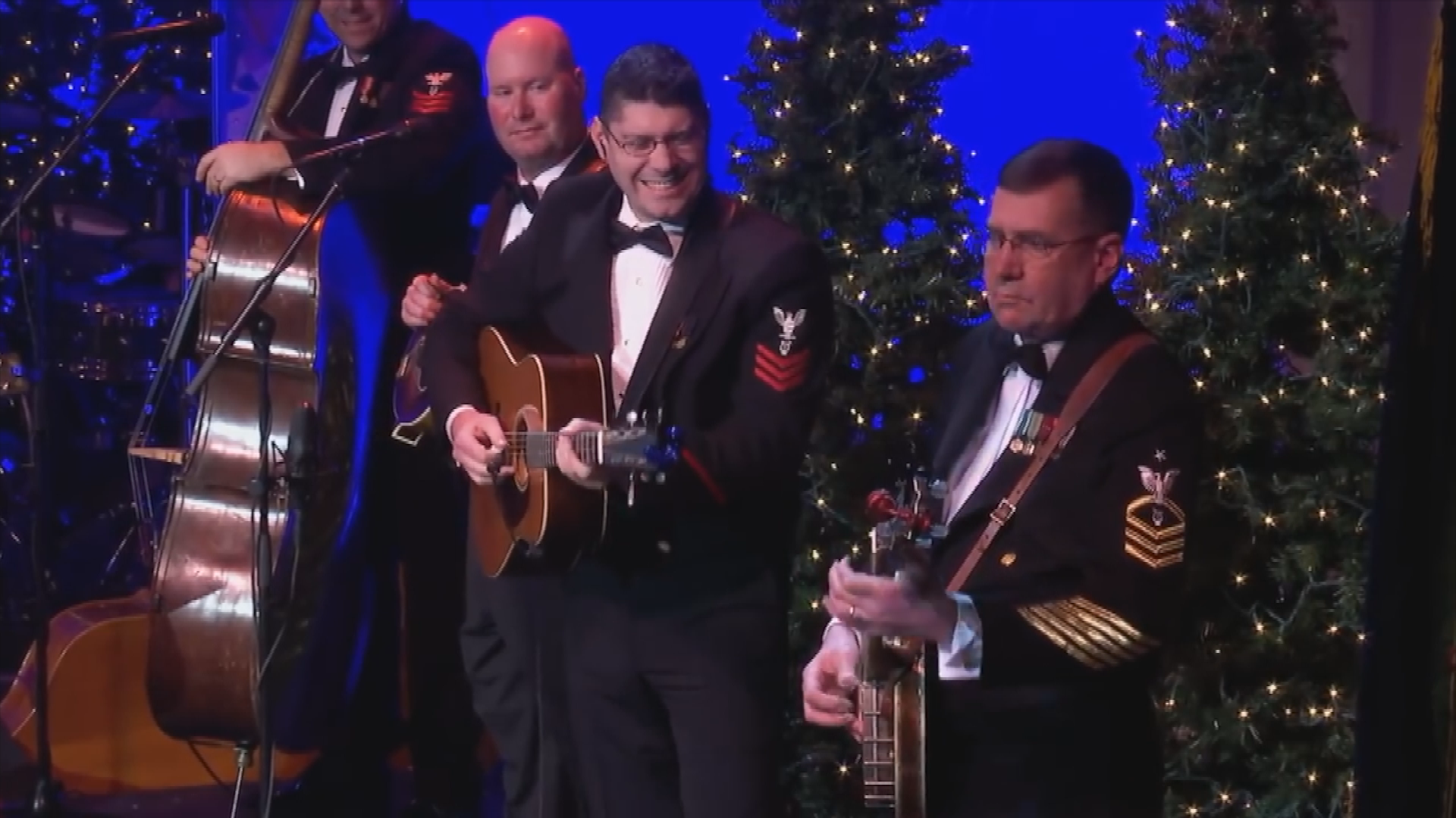 USN Dueling Jingle Bells-Holiday Programming